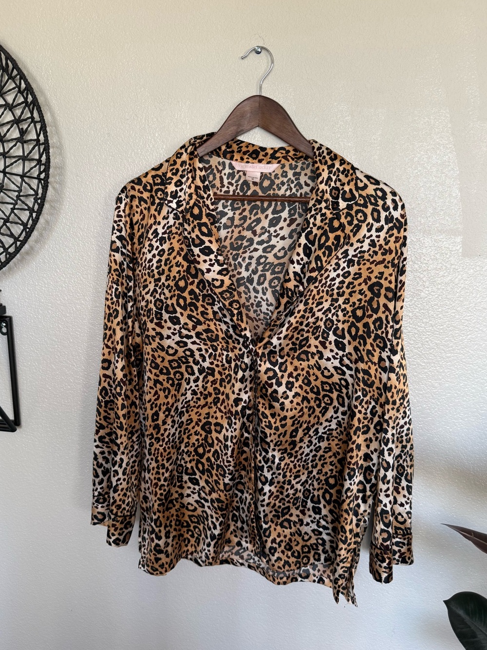 🍂 Victoria's Secret Leopard Print Button-Down Shirt - Tan/Black